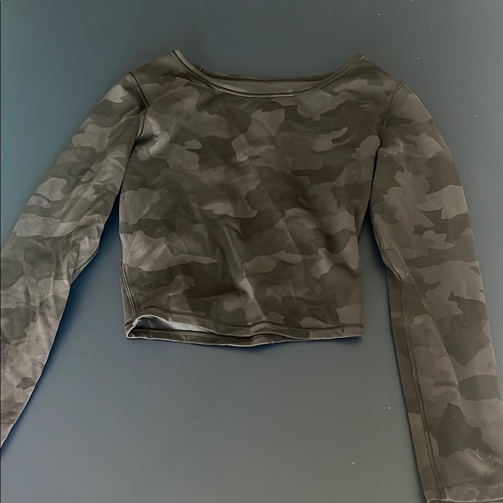 Lululemon Camouflage Long Sleeve Crop Top